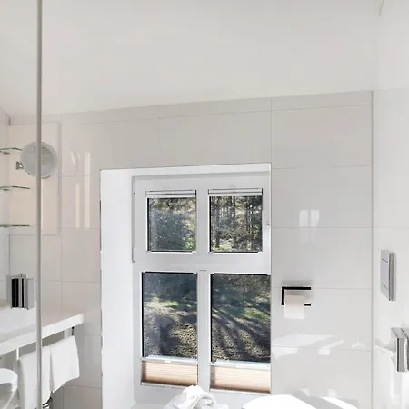 Kurhaus Πανσιόν *