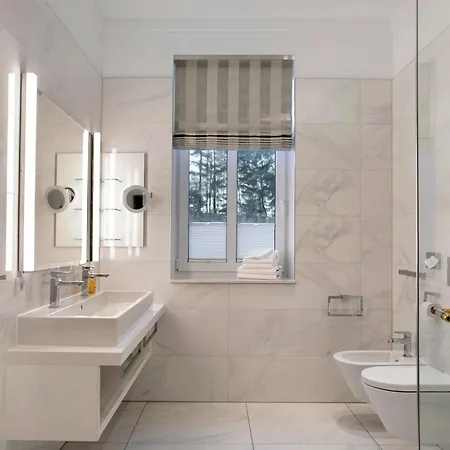 Konukevi Kurhaus 3*