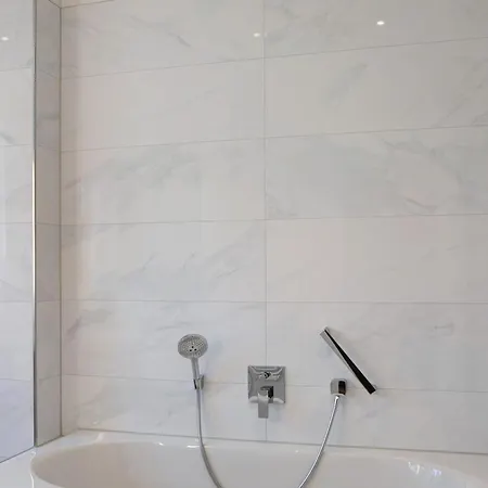 Konukevi Kurhaus 3*