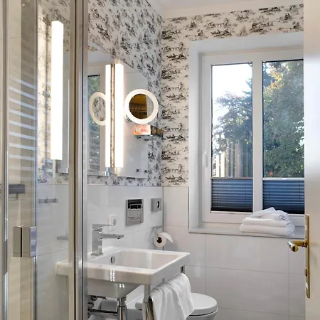 Konukevi Kurhaus 3*